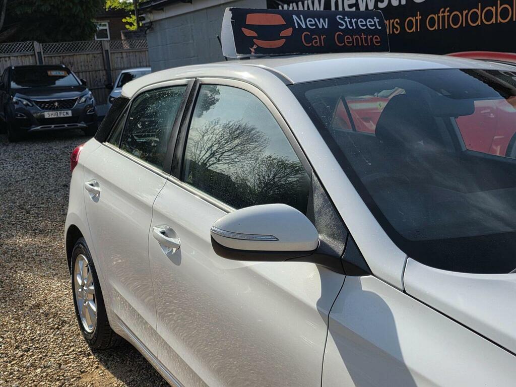 Hyundai I20 Hatchback 1.2 Se Euro 6 201717 White