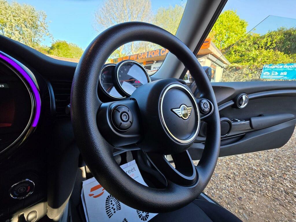 Mini Hatch Hatchback 1.5 Cooper Classic Euro 6 Ss 201 FM19FSL White #2