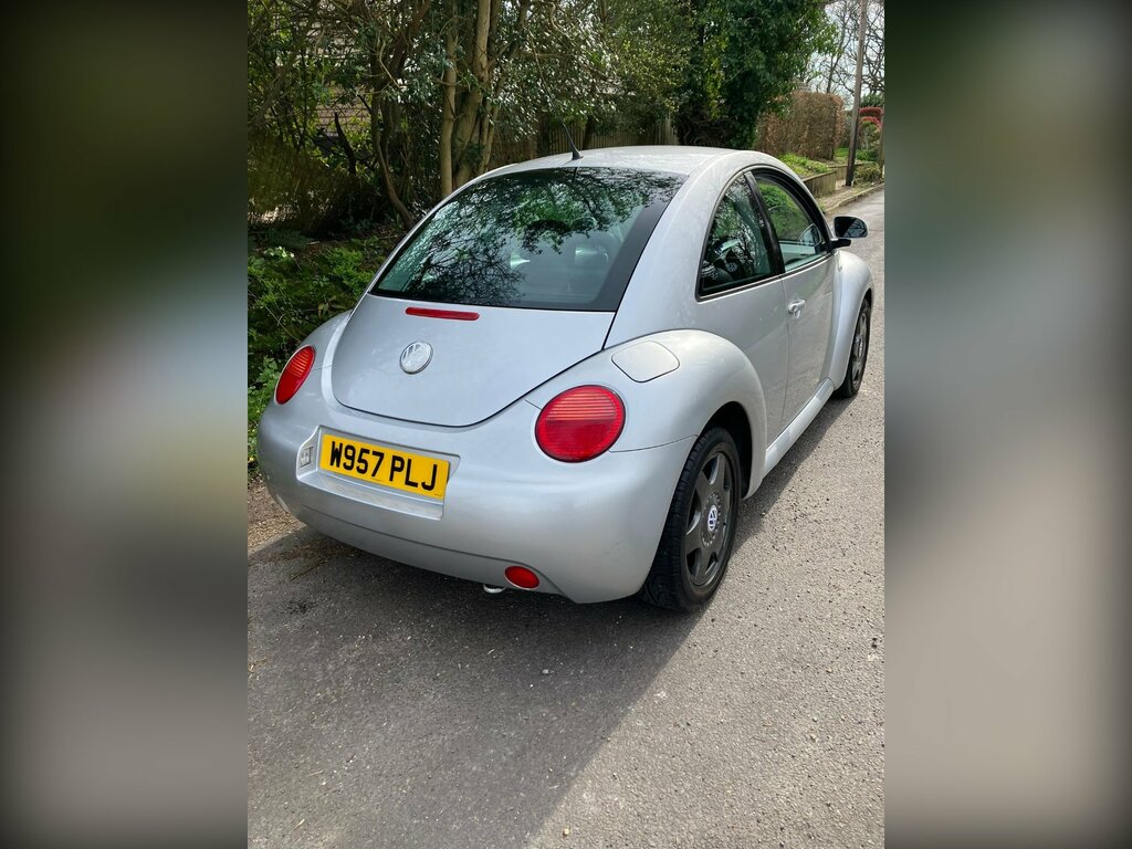 Volkswagen Beetle 1.6 Yellow #5
