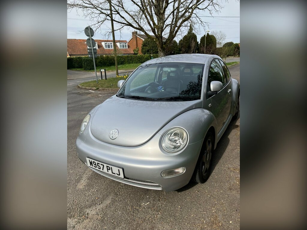Volkswagen Beetle 1.6 Yellow #1