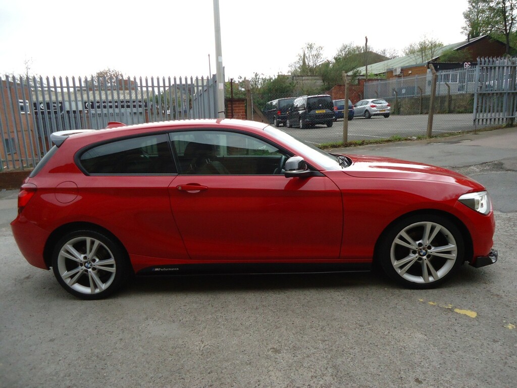 BMW 1 Series Hatchback 2.0 120D Sport 2014 YJ14XZC Red #3