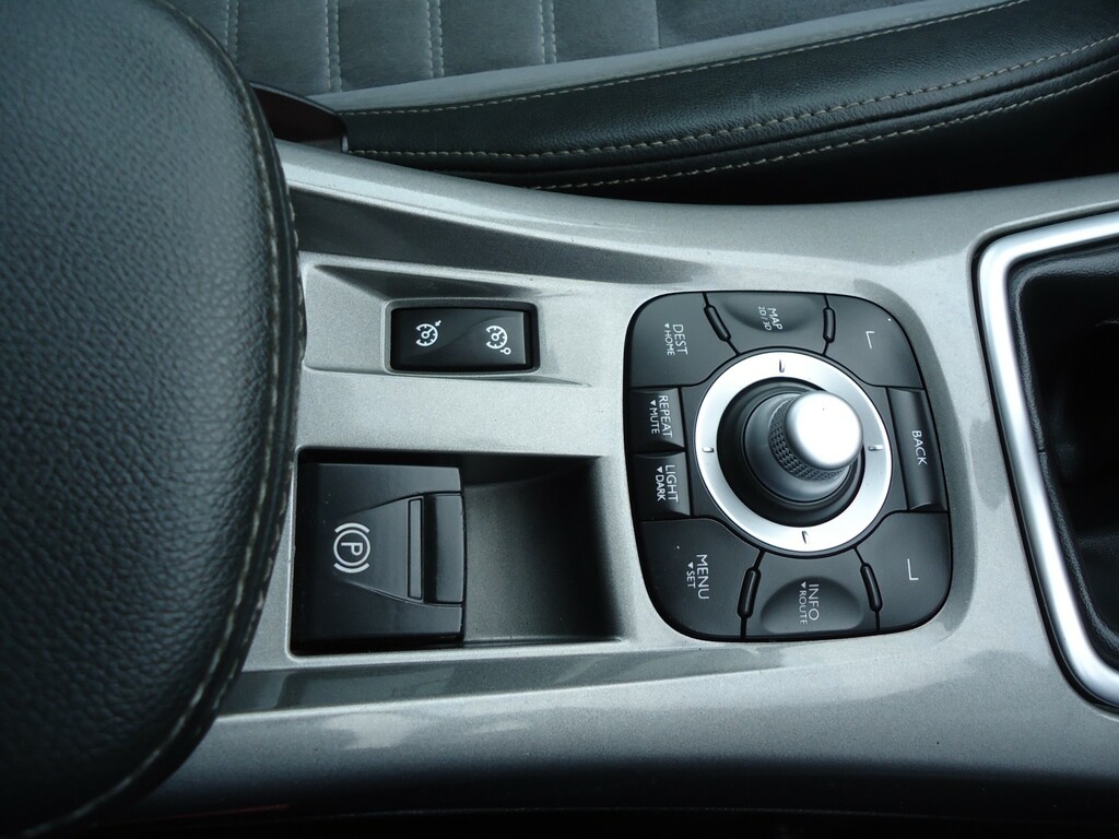 Renault Laguna Hatchback 2.0 Dci Dynamique Tomtom 201161 Black #16