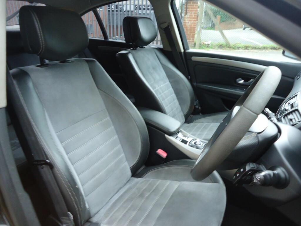 Renault Laguna Hatchback 2.0 Dci Dynamique Tomtom 201161 Black #13
