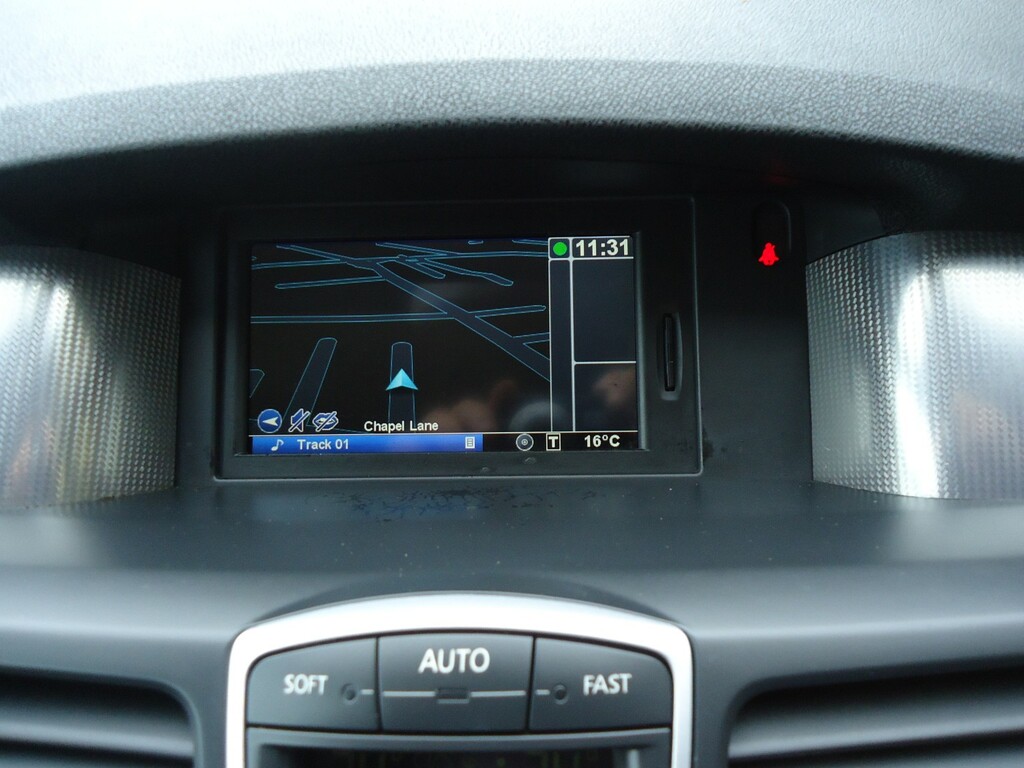Renault Laguna Hatchback 2.0 Dci Dynamique Tomtom 201161 Black #19