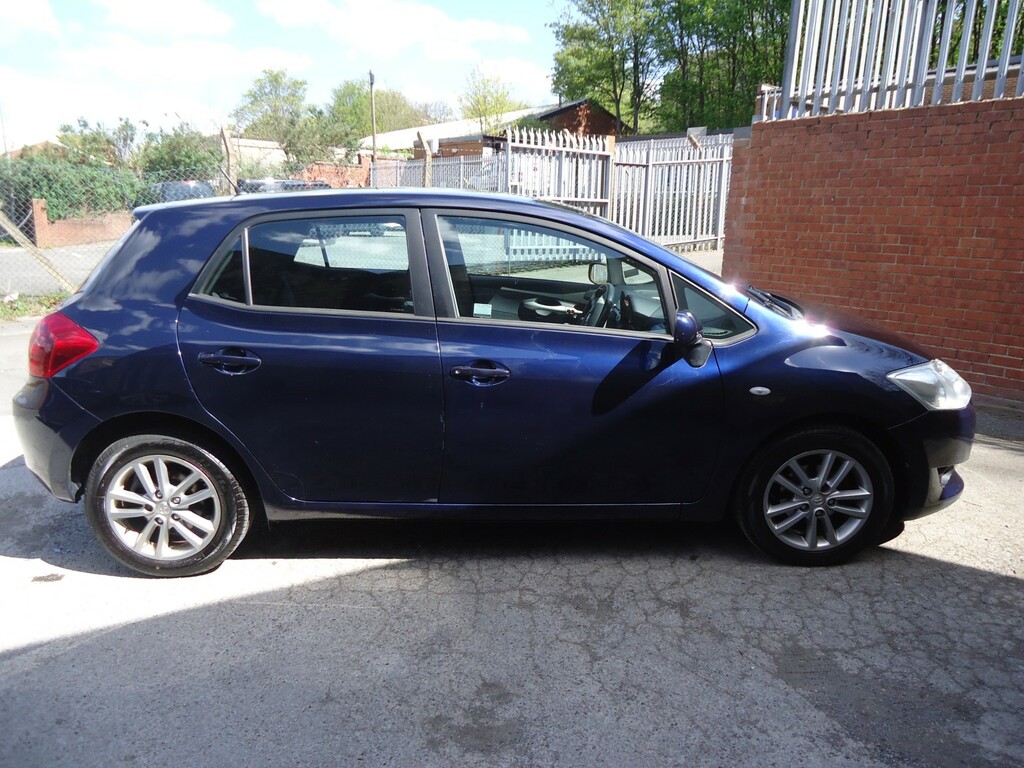 Toyota Auris Hatchback 1.6 V-matic Tr 2009 YP09MXG Blue #6