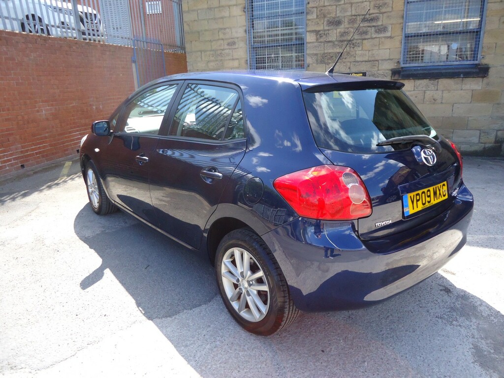 Toyota Auris Hatchback 1.6 V-matic Tr 2009 YP09MXG Blue #3