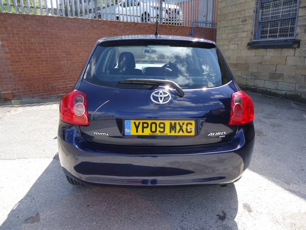 Toyota Auris Hatchback 1.6 V-matic Tr 2009 YP09MXG Blue #4