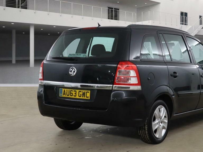 Vauxhall Zafira 1.6 16V Exclusiv Mpv Euro 5 115 AU63GWC Black #4