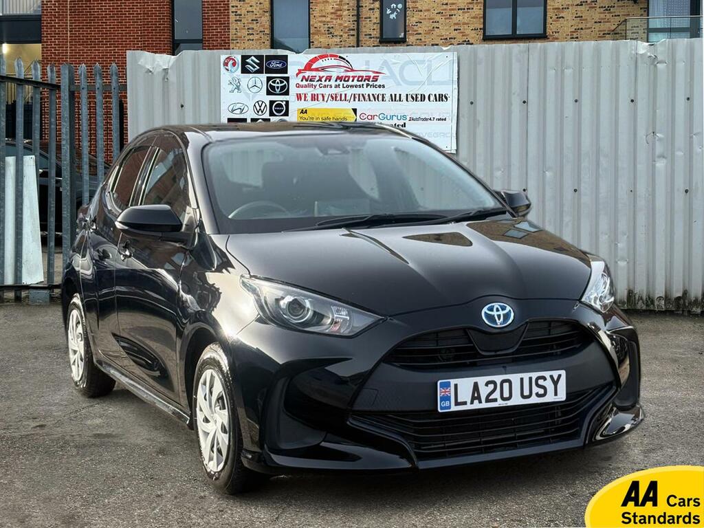 Toyota Yaris 1.5 Vvt-h Design Hatchback Hybrid E-cvt Black