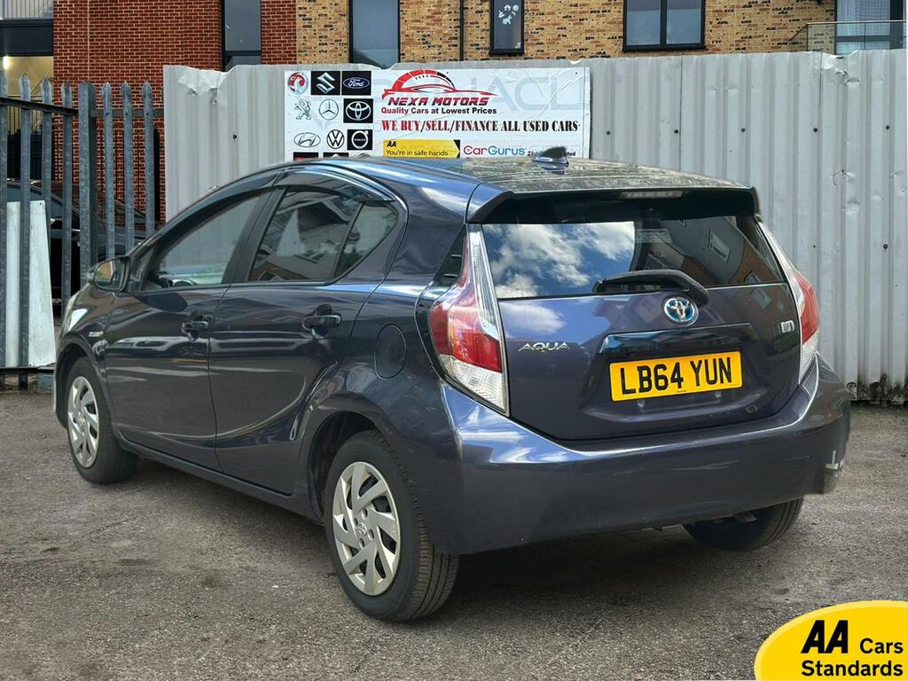 Toyota Aqua 1.5 I-vtec Es Plus Hatchback Cvt Euro 5 Purple #6