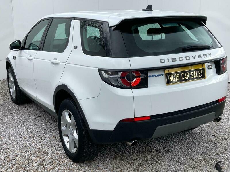 Land Rover Discovery Sport 2.0 Td4 Se Tech SC65GNO White #2