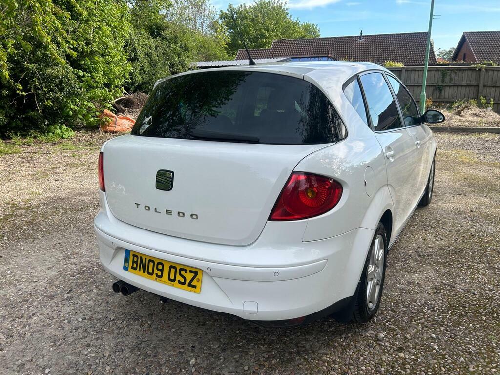 Seat Toledo 2.0 Tdi Sport Dsg White #5