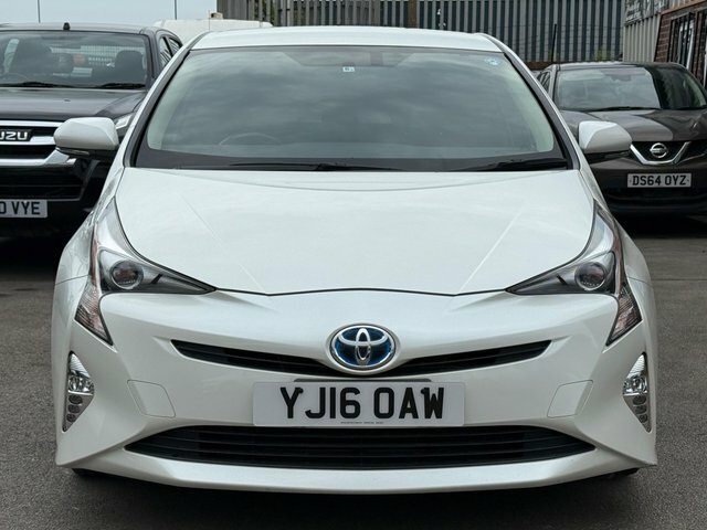 Toyota Prius Vvt-h Active Cvt Euro White #2