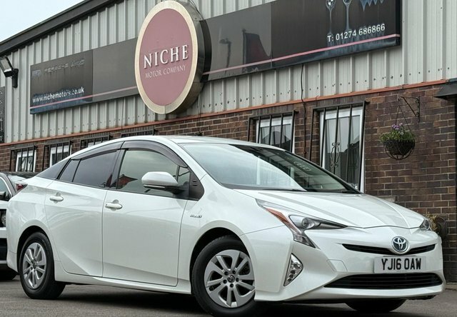 Toyota Prius Vvt-h Active Cvt Euro White