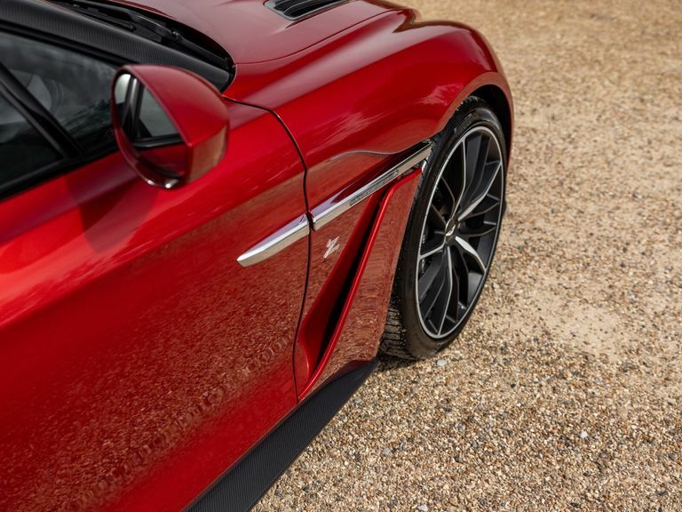 Aston Martin V12 Zagato Touchtronic 3 22 Grey #20