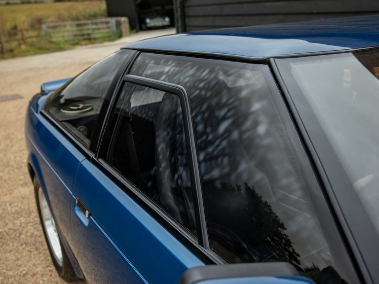 Aston Martin V8 Efi Blue #25