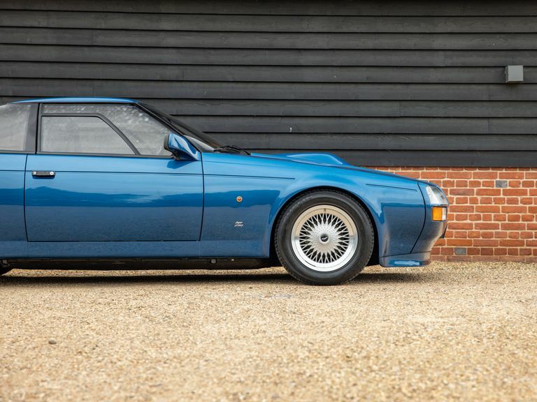 Aston Martin V8 Efi Blue #18