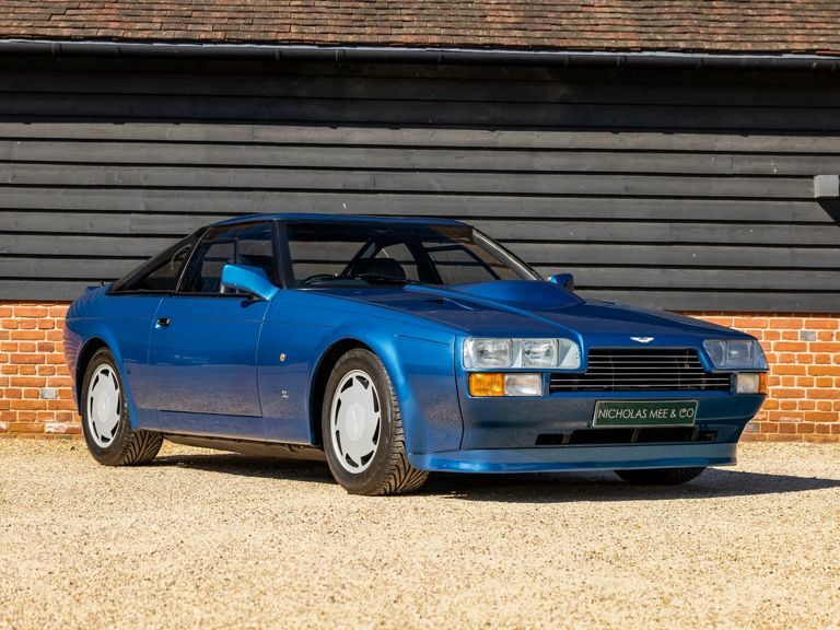 Aston Martin V8 X-pack Blue