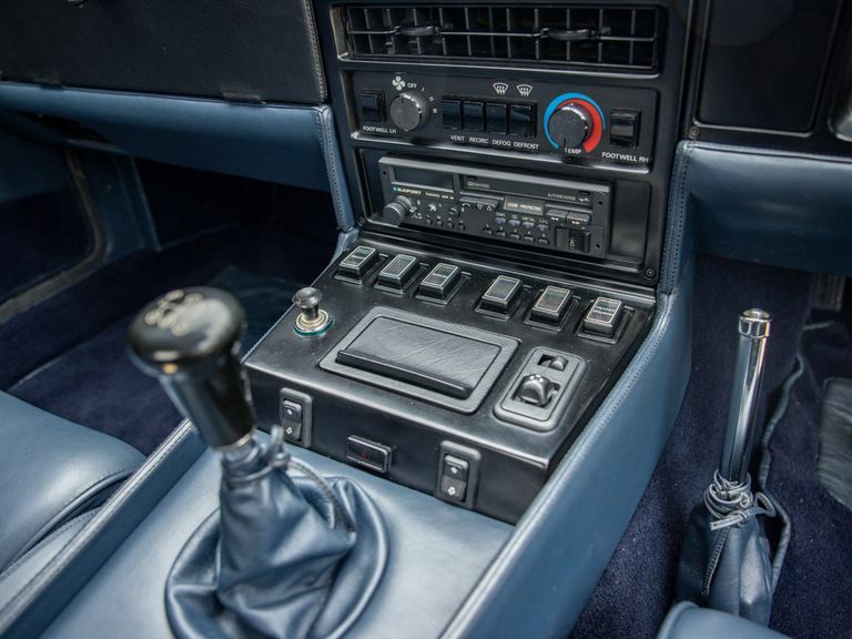 Aston Martin V8 Efi Blue #35