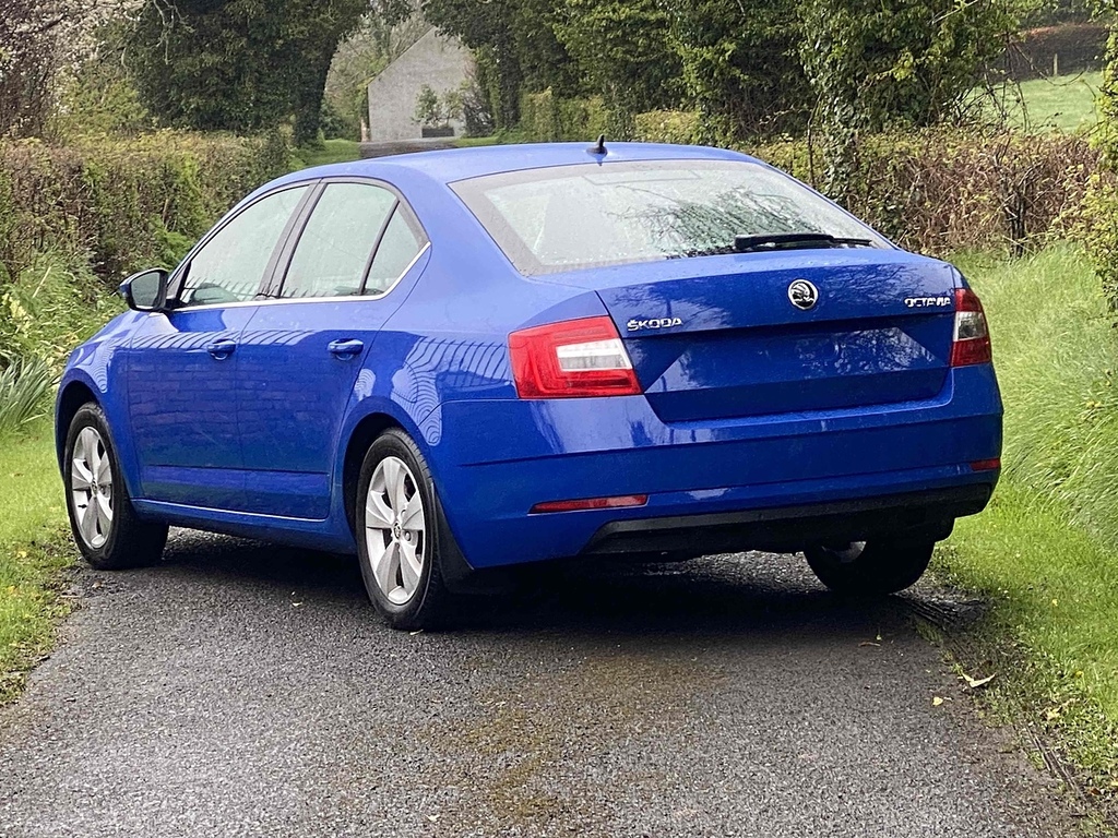 Skoda Octavia Tsi Se Technology Blue #5