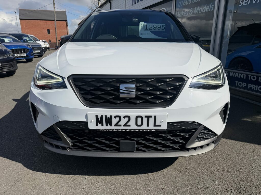 Seat Arona Petrol MW22OTL White #2