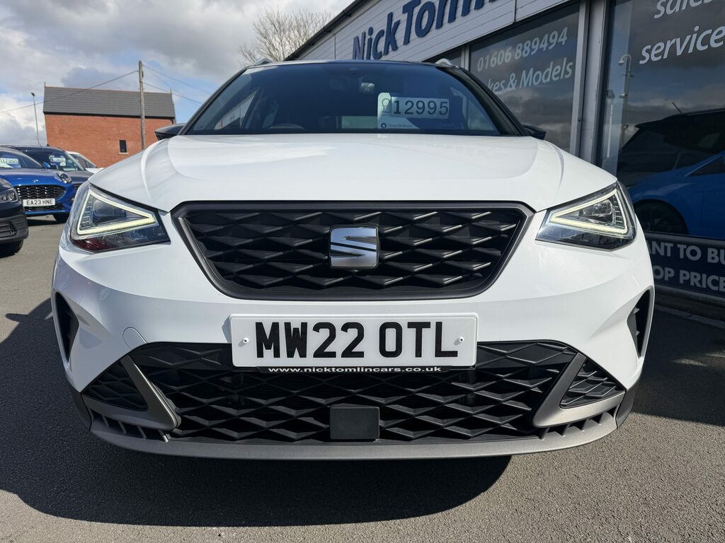 Seat Arona Petrol MW22OTL White #4