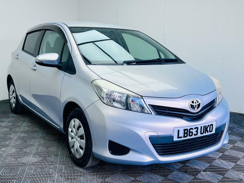 Toyota Yaris 1.33 Dual Vvt-i Tr Multidrive S Euro 5 20136 Purple