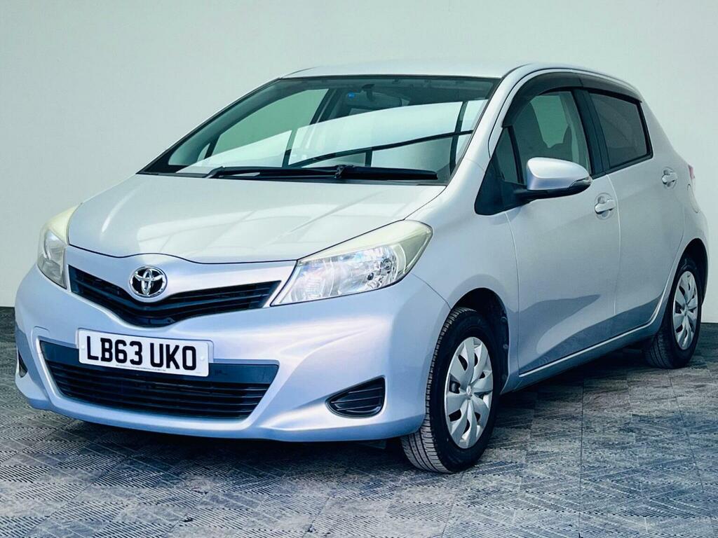 Toyota Yaris 1.33 Dual Vvt-i Tr Multidrive S Euro 5 20136 Purple #3