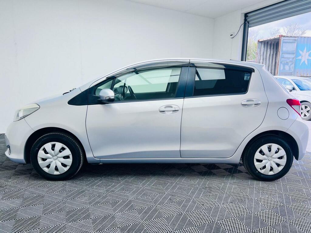 Toyota Yaris 1.33 Dual Vvt-i Tr Multidrive S Euro 5 20136 Purple #6