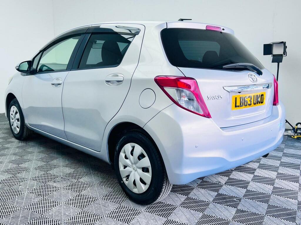 Toyota Yaris 1.33 Dual Vvt-i Tr Multidrive S Euro 5 20136 Purple #5