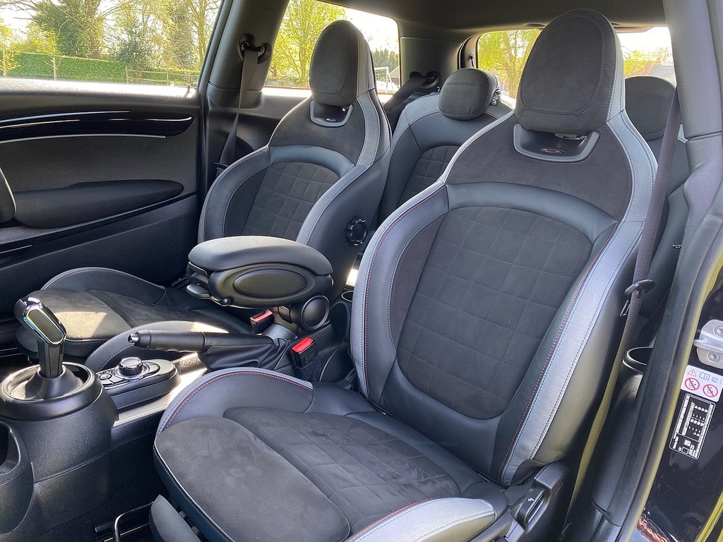 Mini Hatch John Cooper Works AV23YLG Black #3