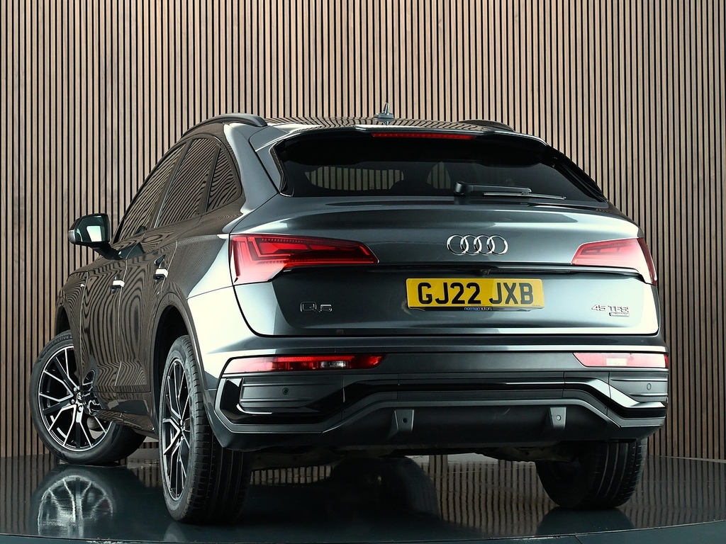 Audi Q5 2.0 Tfsi 45 Edition 1 Sportback S Troni GJ22JXB Grey #2
