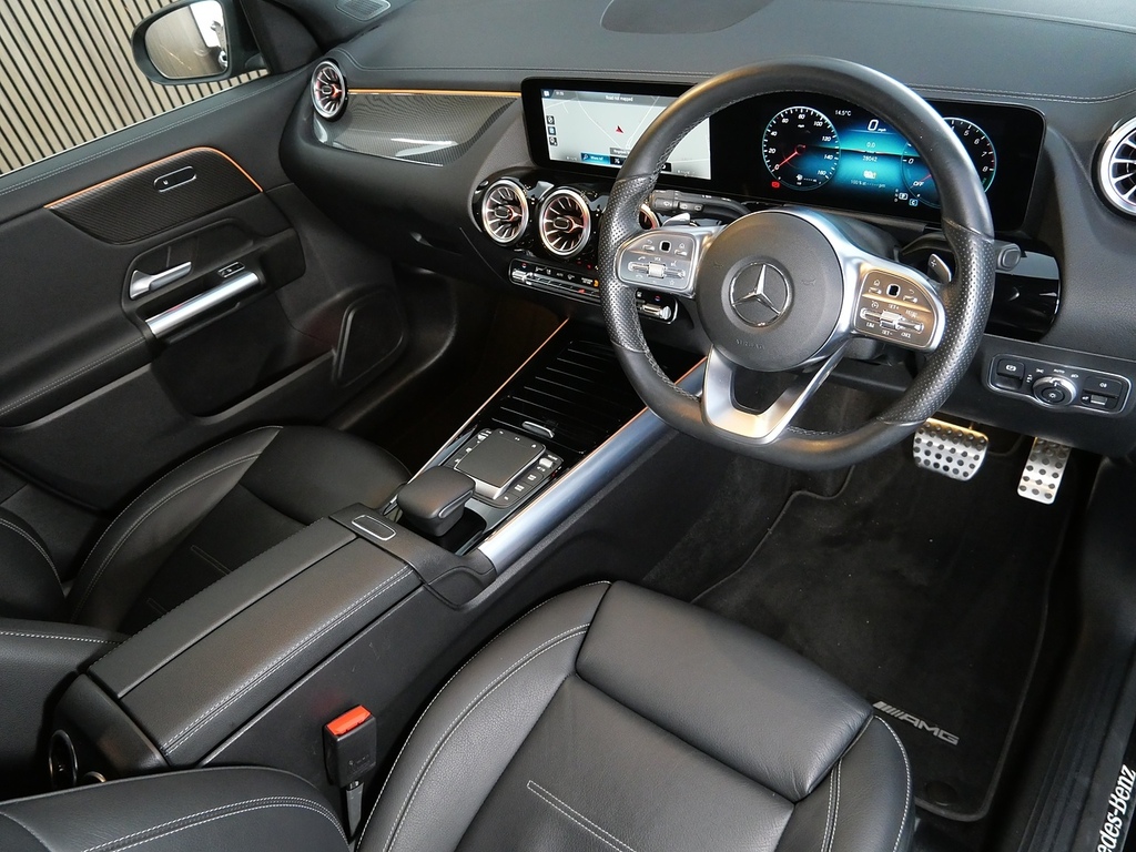 Mercedes-Benz GLA Class 1.3 Gla250e 15.6Kwh Exclusive Edition Premium Su LV22BYU Black #3