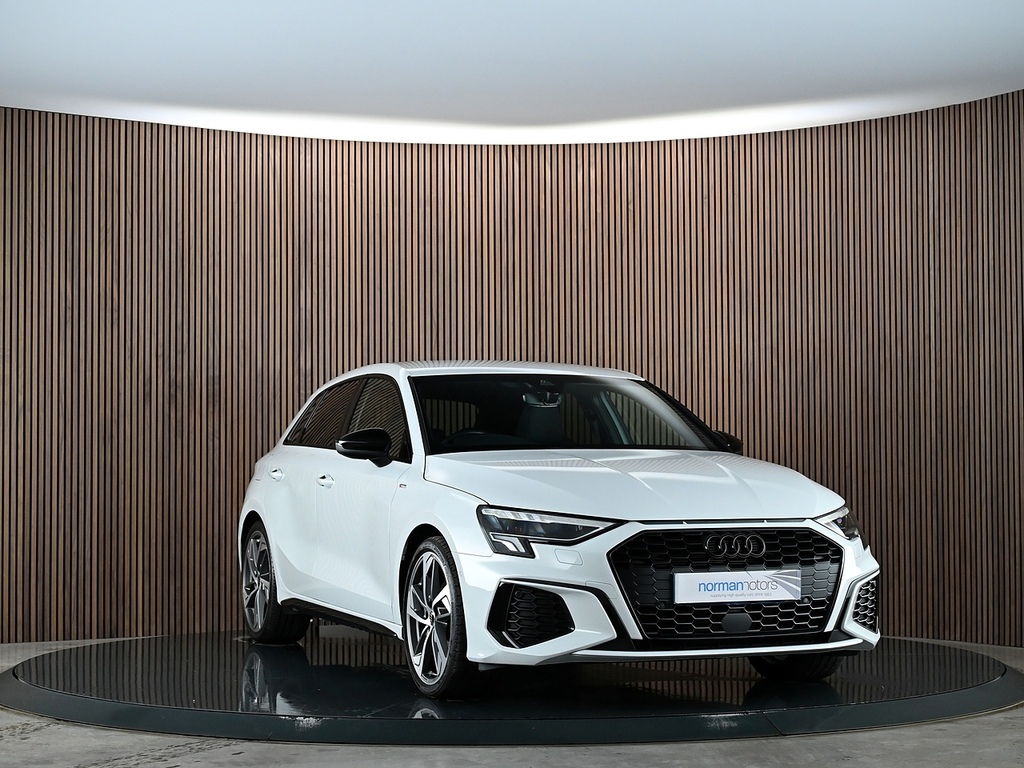 Audi A3 1.5 Tfsi 35 Black Edition Sportback S T SD24OYE White #4