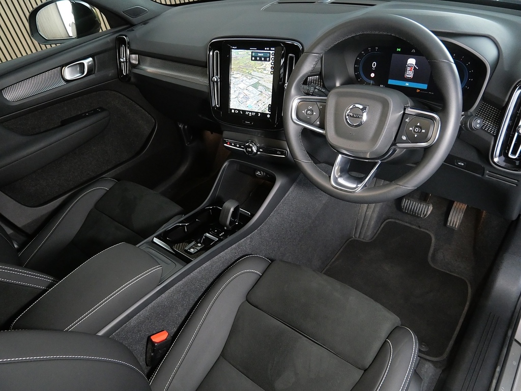 Volvo XC40 2.0 B4 Mhev Plus Dark Suv Hybrid Dct Au NV73VZL  #3