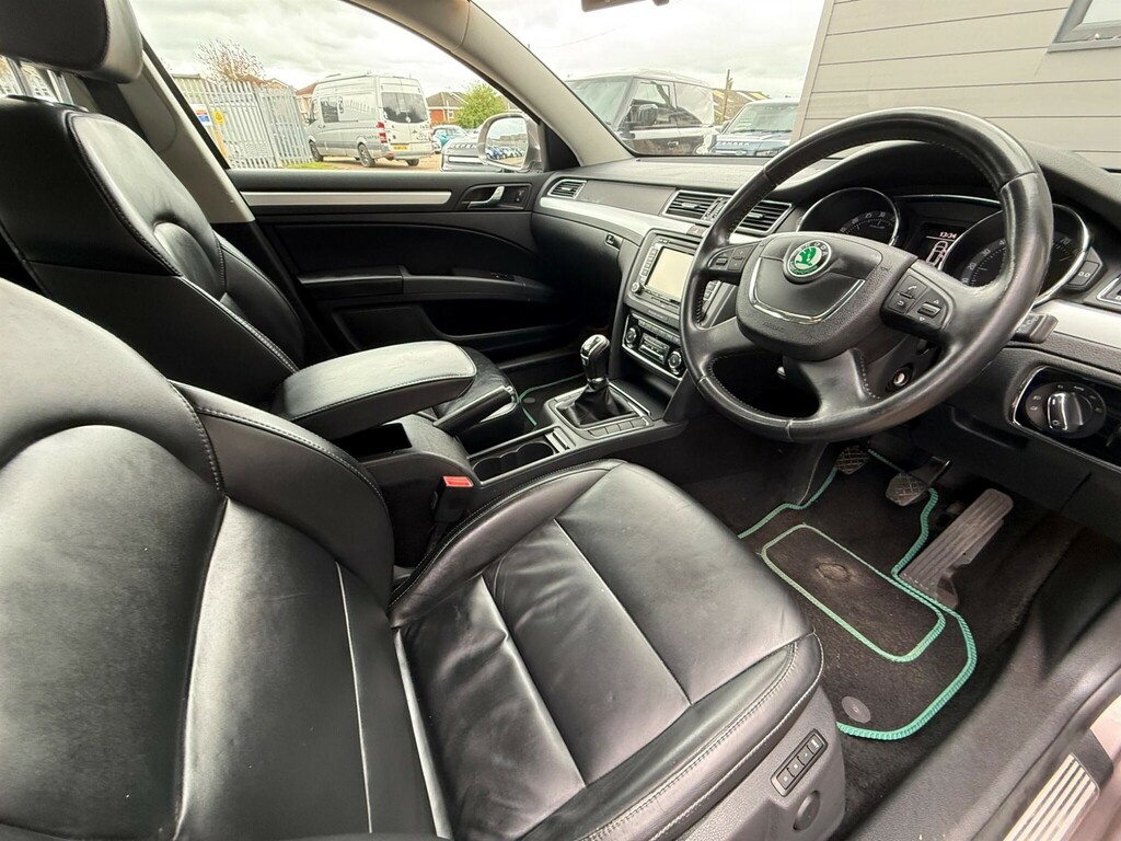 Skoda Superb 2.0 Tdi Elegance Euro 5 Purple #3