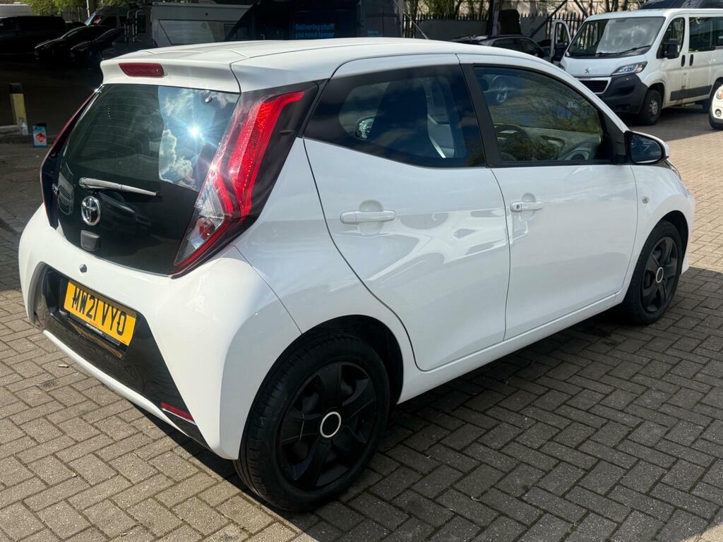 Toyota Aygo 1.0 Vvt-i X-play Euro 6 S S MW21VYO White #5