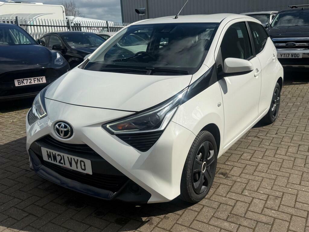 Toyota Aygo 1.0 Vvt-i X-play Euro 6 S S White