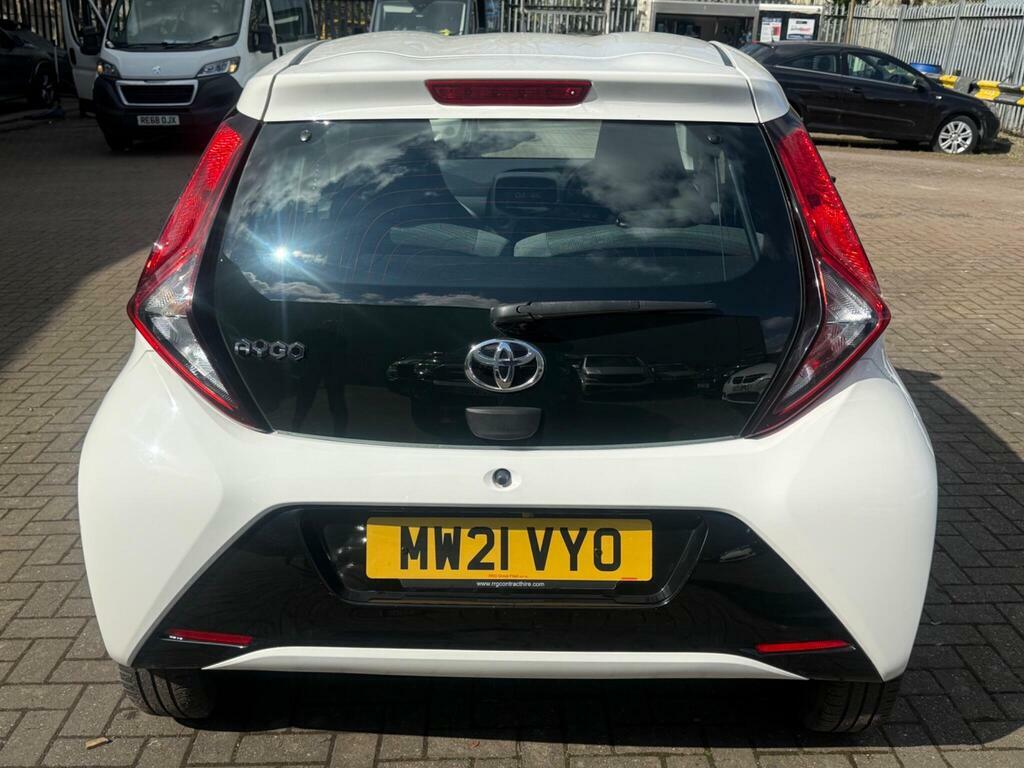 Toyota Aygo 1.0 Vvt-i X-play Euro 6 S S MW21VYO White #6