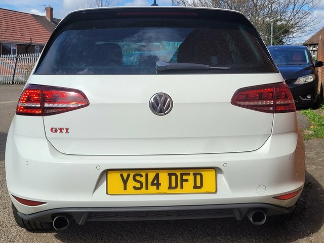 Volkswagen Golf Tsi Bluemotion Tech Gti YS14DFD White #4