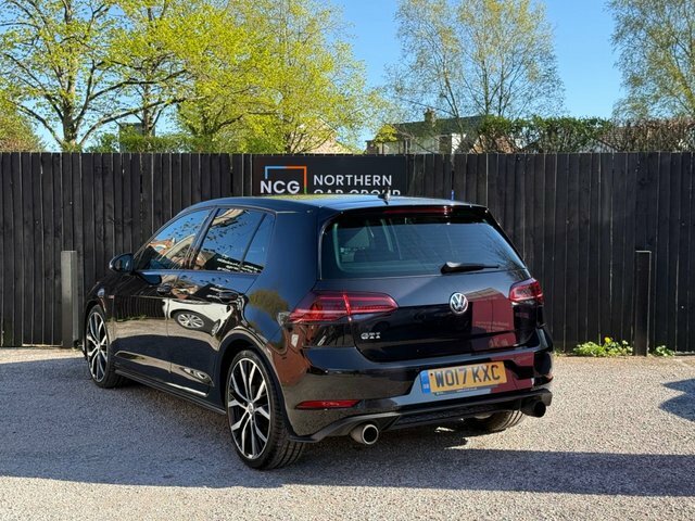 Volkswagen Golf 2017 2.0 Tsi Bluemotion Tech Gti Hatchback Pet WO17KXC Black #4