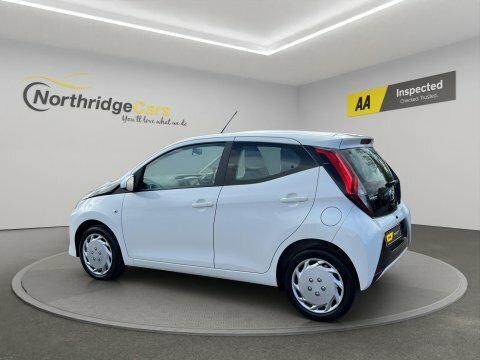 Toyota Aygo 1.0 Vvt-i X-play DG68XVE White #4