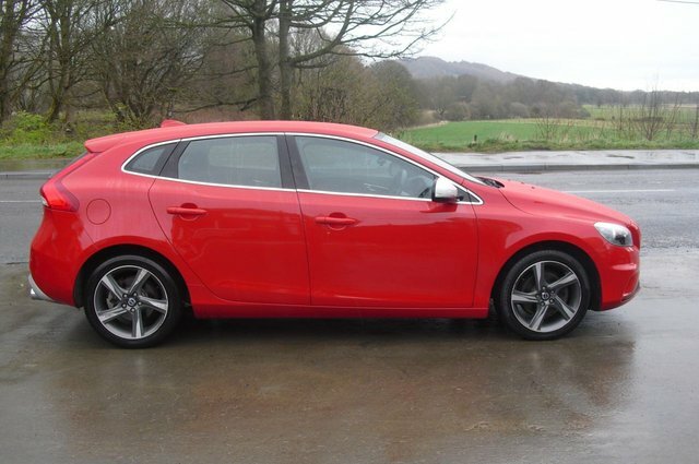 Volvo V40 Hatchback SP15LNJ Red #2