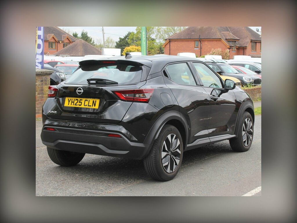 Nissan Juke 1.0 Dig-t Acenta Premium Suv Eur YH25CLN Black #2