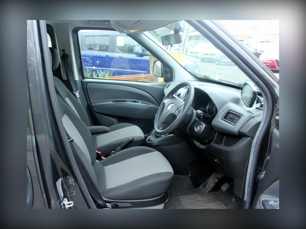 Fiat Doblo 1.6 Multijetii 16V Maxi Sx Wheelchair Accessible 5 LJ18GAO Black #4