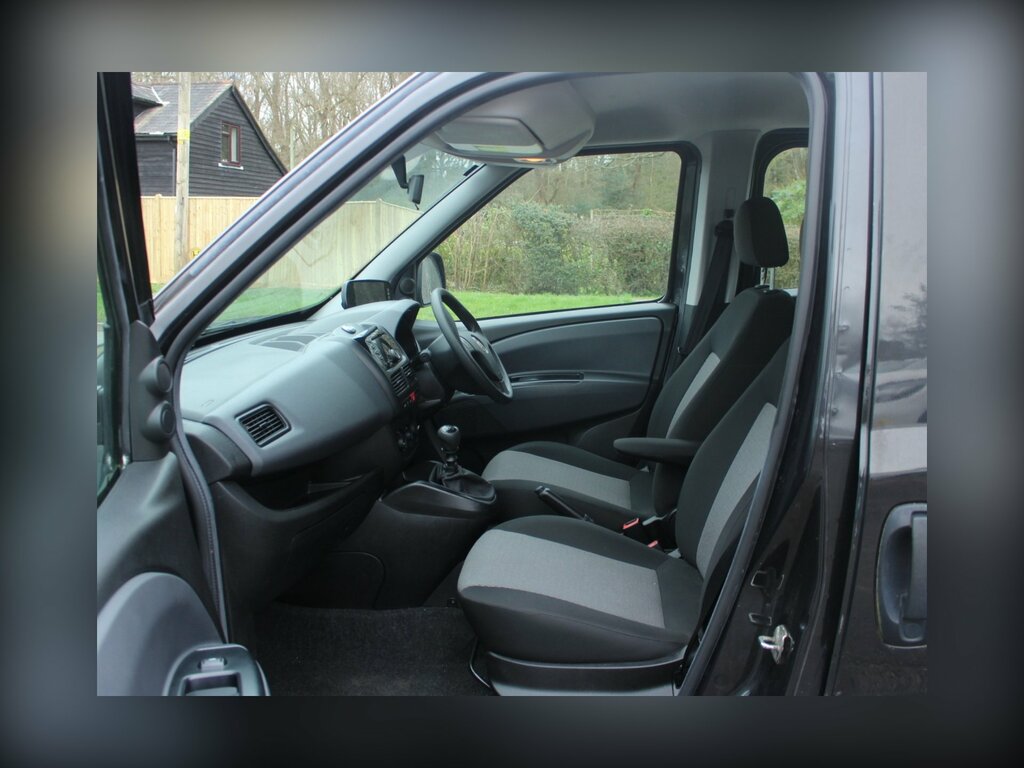 Fiat Doblo 1.6 Multijetii 16V Maxi Sx Wheelchair Accessible 5 LJ18GAO Black #3