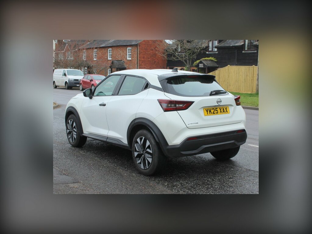 Nissan Juke 1.0 Dig-t Acenta Premium Suv Eur YK25XAX White #4