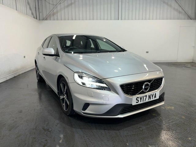Volvo V40 2.0 T2 R-design Hatchback Euro 6 Silver