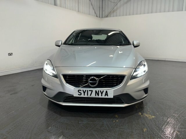 Volvo V40 2.0 T2 R-design Hatchback Euro 6 SY17NYA Silver #2
