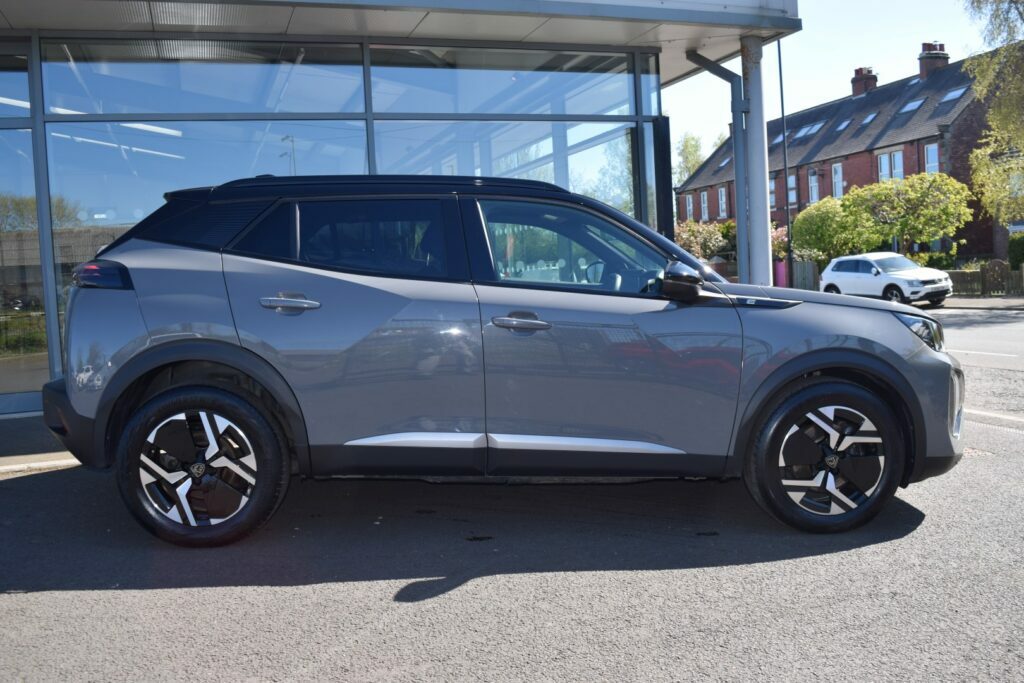 Peugeot e-2008 100Kw 50Kwh Gt  Grey #2